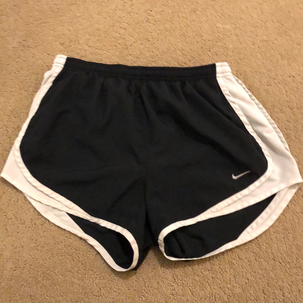 Nike Women’s Tempo Dry Core 3” running shorts in black